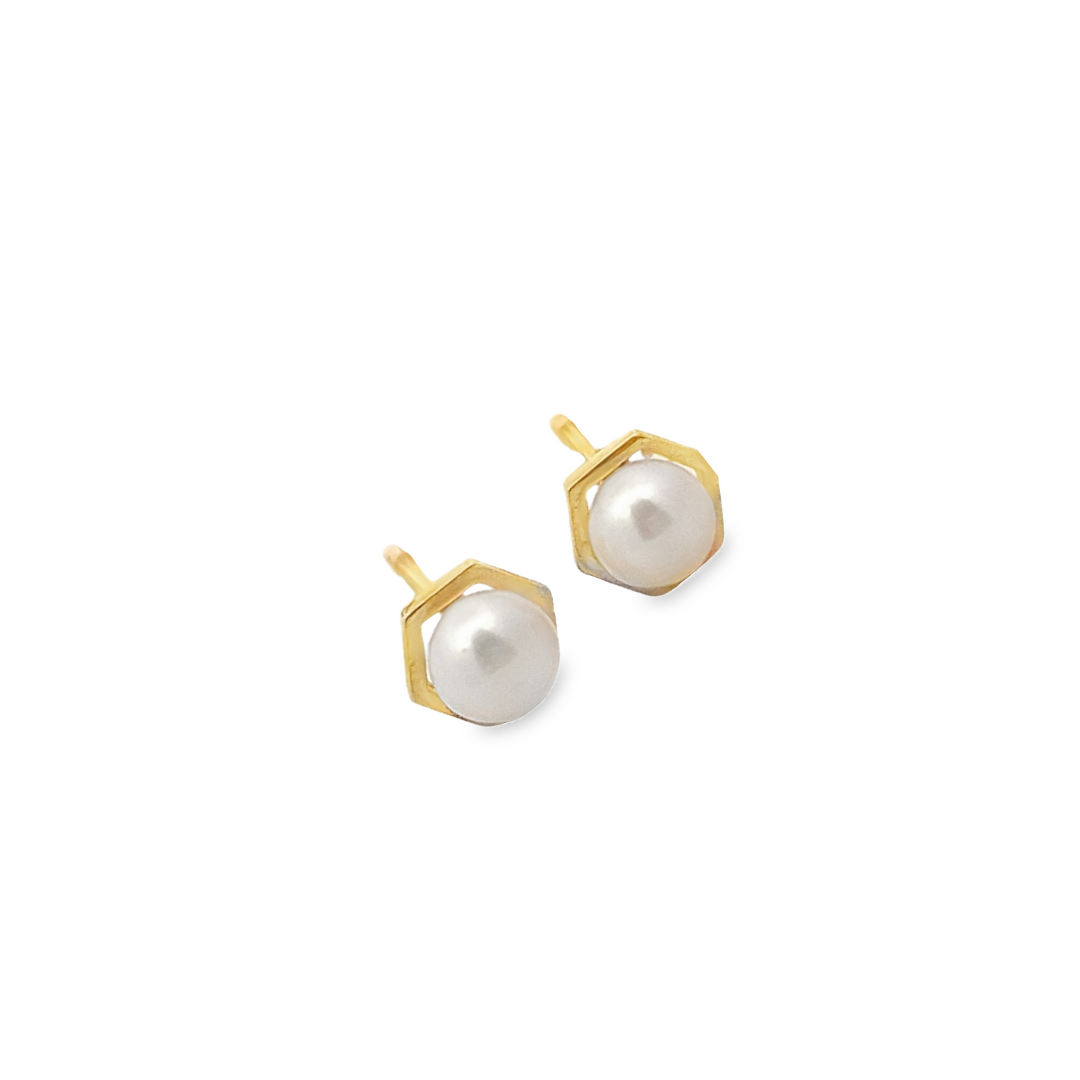 Shane Stud Pearl Earrings