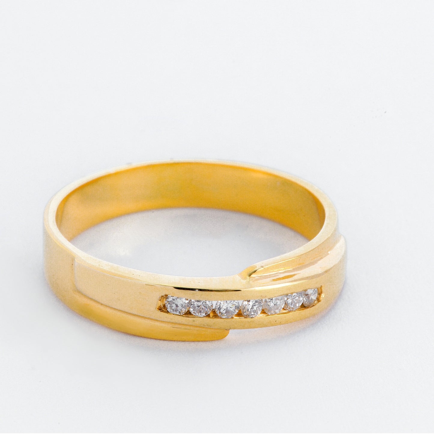 Carino 18K Gold Wedding Rings with Diamond Philippines | Ocampo's Fine Jewellery